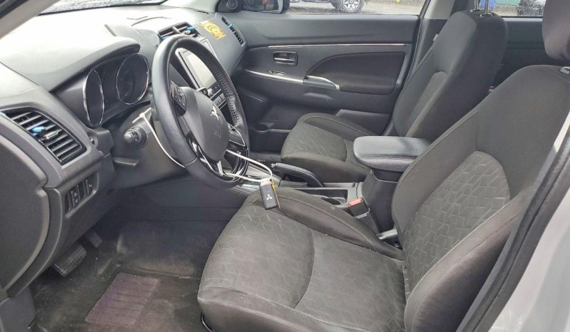 
								Mitsubishi Outlander full									