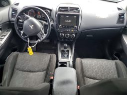 
										Mitsubishi Outlander full									