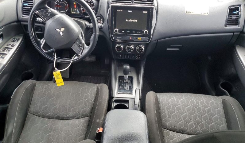 
								Mitsubishi Outlander full									