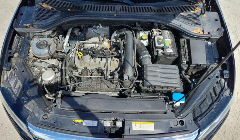 
								Volkswagen Jetta full									
