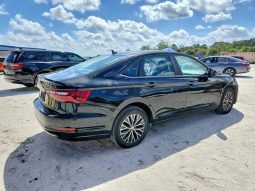 
										Volkswagen Jetta full									