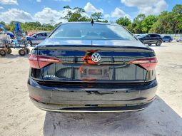 
										Volkswagen Jetta full									