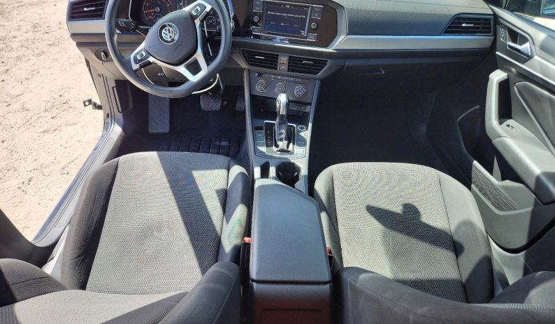 
								Volkswagen Jetta full									