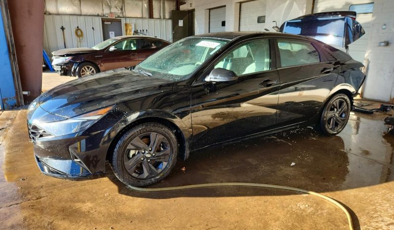 
								2023 Hyundai Elantra, Sel full									