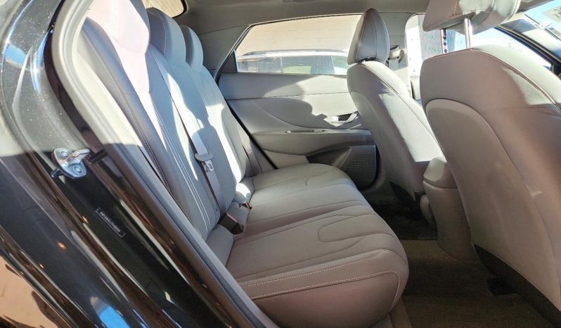 
								2023 Hyundai Elantra, Sel full									