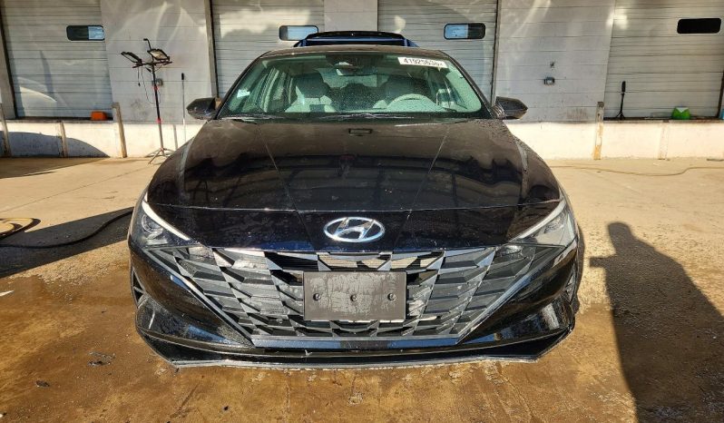 
								2023 Hyundai Elantra, Sel full									