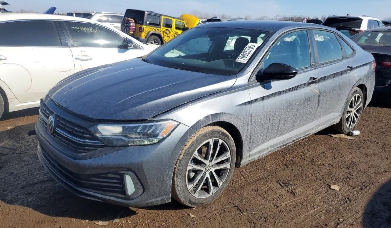 
								Volkswagen Jetta full									