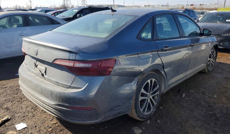 
								Volkswagen Jetta full									