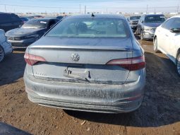 
										Volkswagen Jetta full									