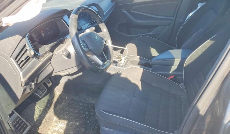 
								Volkswagen Jetta full									