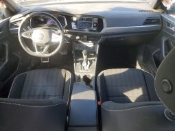 
										Volkswagen Jetta full									