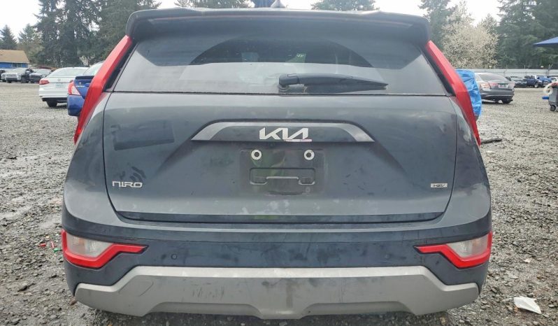 
								KIA Niro full									
