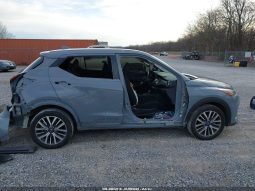 
										Nissan Kicks full									