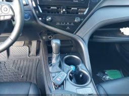 
										Toyota Camry Hybrid full									