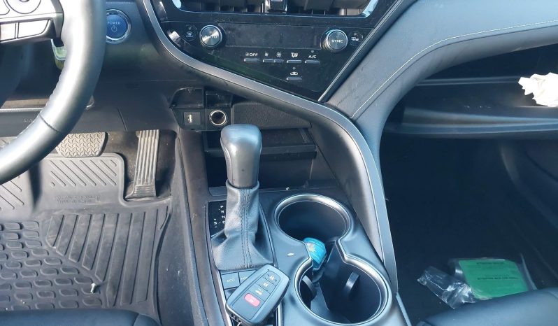 
								Toyota Camry Hybrid full									