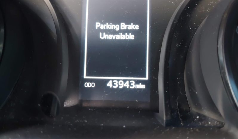 
								Toyota Camry Hybrid full									