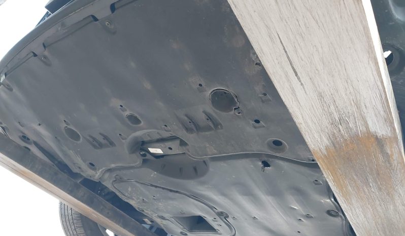 
								Toyota Camry Hybrid full									