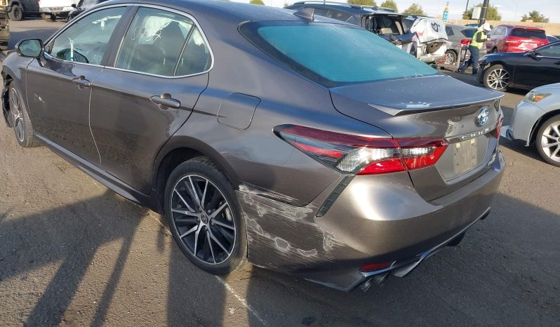 
								Toyota Camry Hybrid full									