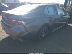 
										Toyota Camry Hybrid full									