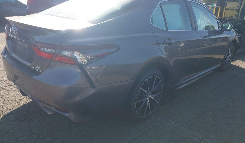 
								Toyota Camry Hybrid full									