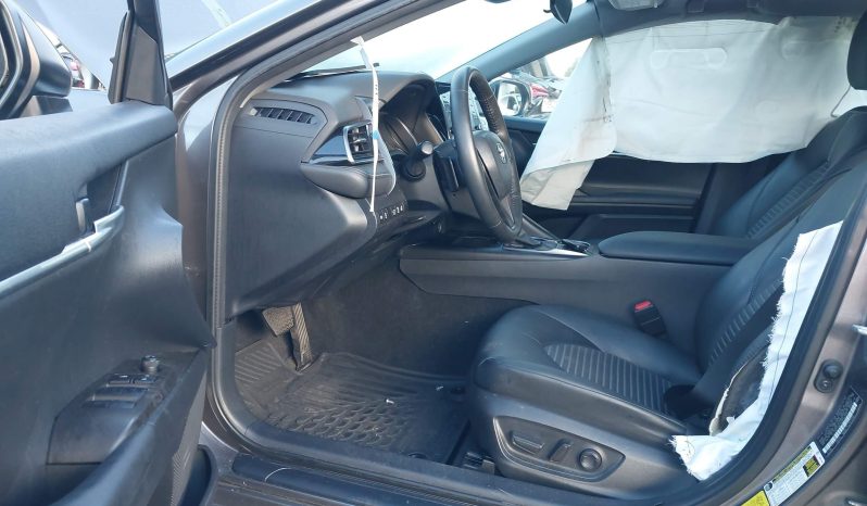 
								Toyota Camry Hybrid full									