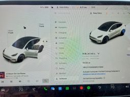 
										Tesla MODEL Y full									
