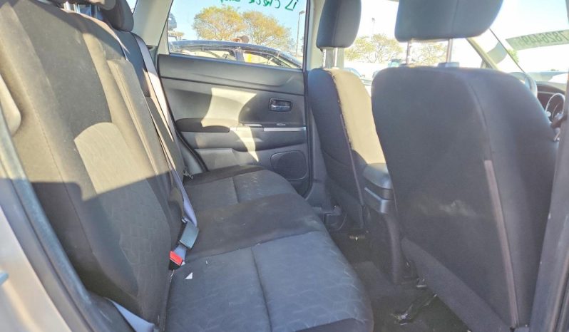 
								Mitsubishi Outlander Sport full									