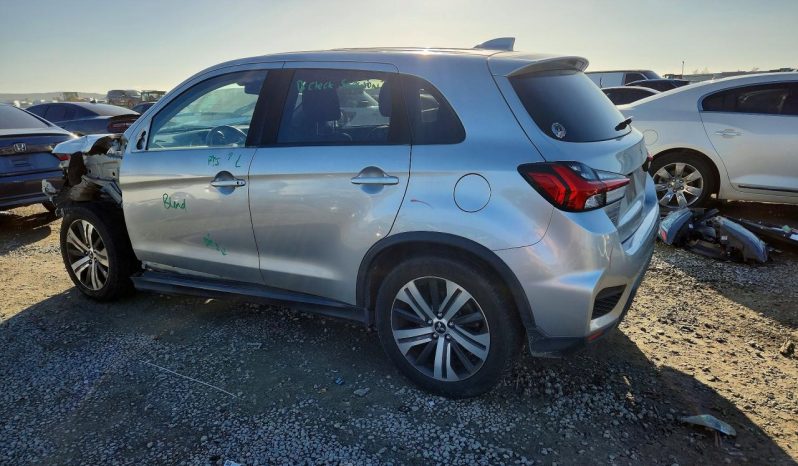 
								Mitsubishi Outlander Sport full									