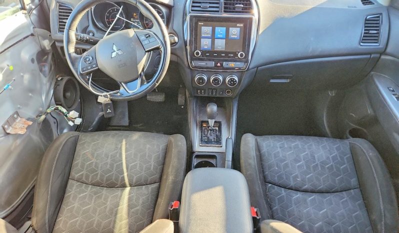 
								Mitsubishi Outlander Sport full									