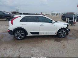 
										KIA Niro full									