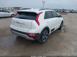 
										KIA Niro full									