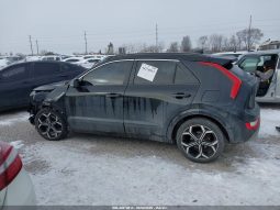 
										KIA Niro full									