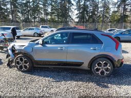 
										KIA Niro full									