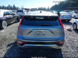
										KIA Niro full									