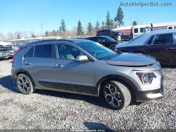 
										KIA Niro full									