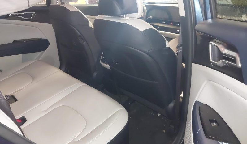 
								Kia Sportage Hybrid full									