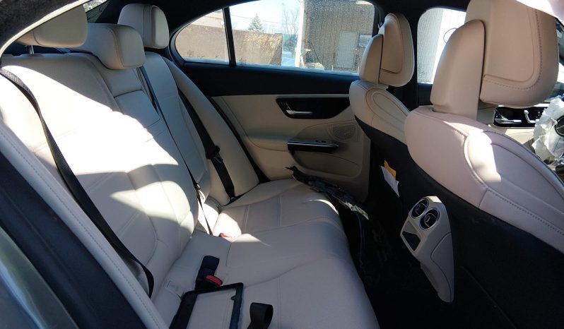 
								Mercedes-Benz C 300 full									