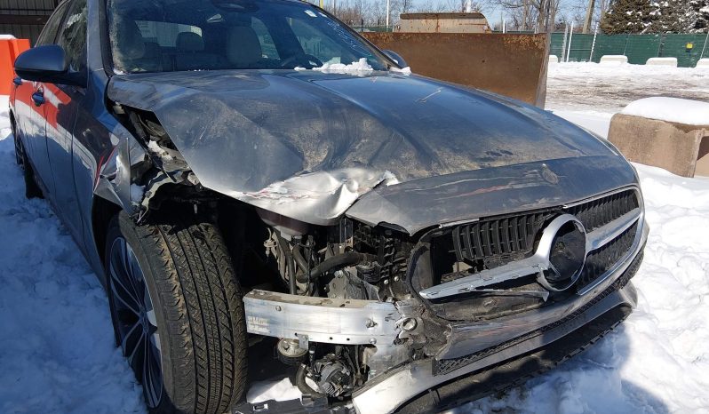 
								Mercedes-Benz C 300 full									