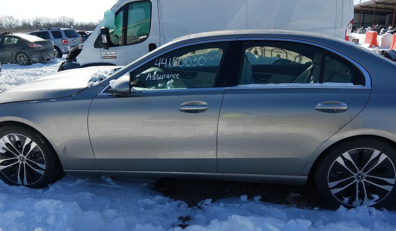 
								Mercedes-Benz C 300 full									