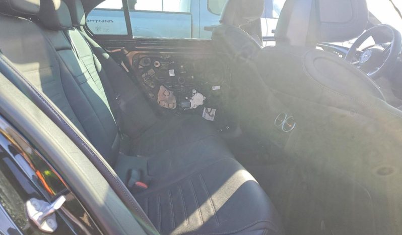 
								Mercedes-Benz C-Class full									