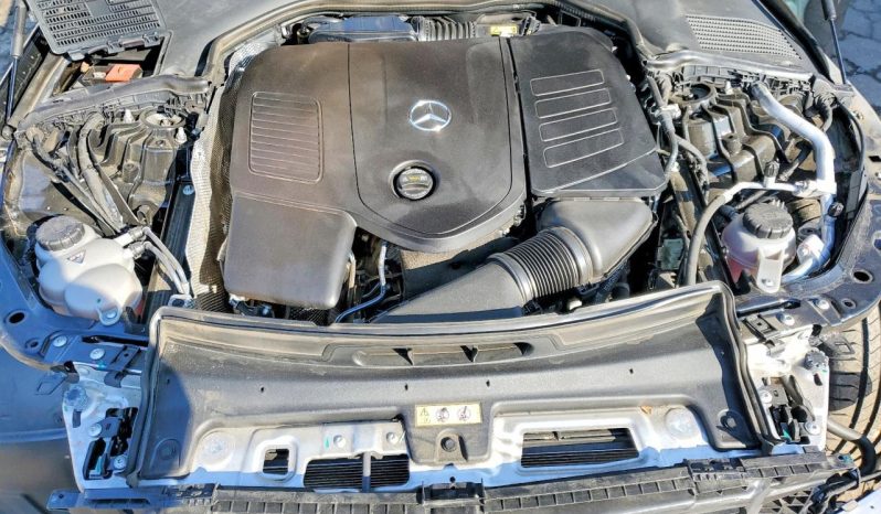 
								Mercedes-Benz C-Class full									