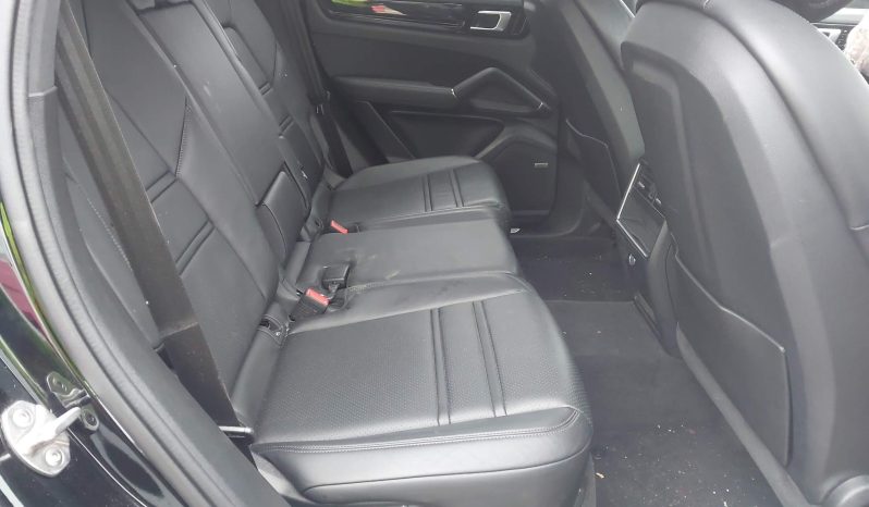 
								Porsche Cayenne full									