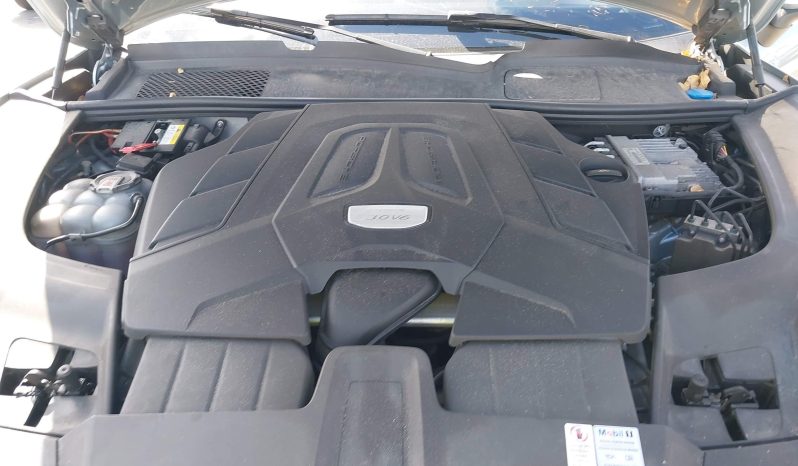 
								Porsche Cayenne Coupe full									