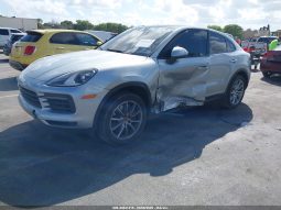 
										Porsche Cayenne Coupe full									