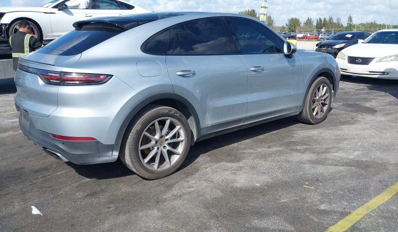 
								Porsche Cayenne Coupe full									