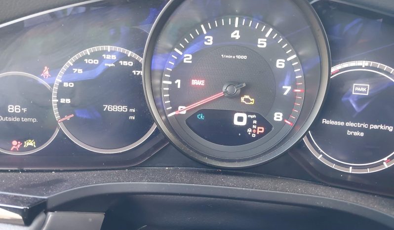 
								Porsche Cayenne Coupe full									