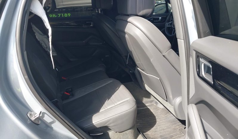 
								Porsche Cayenne Coupe full									