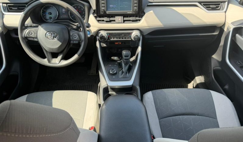 
								2021 Toyota RAV4, Xle full									