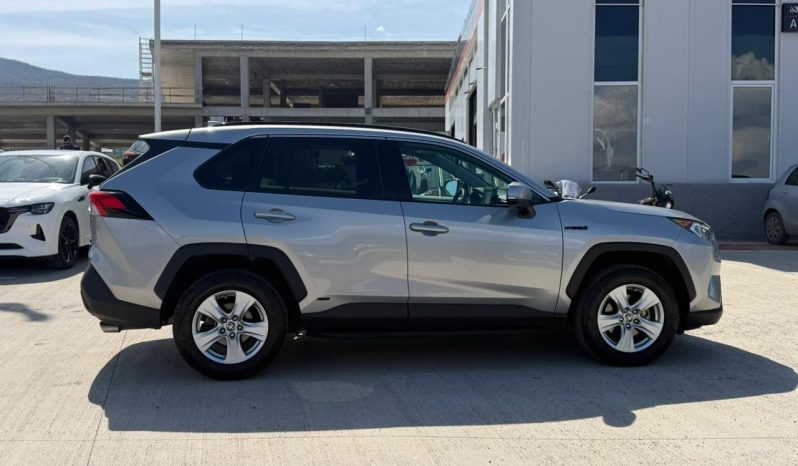 
								2021 Toyota RAV4, Xle full									