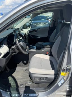 
										2021 Toyota RAV4, Xle full									